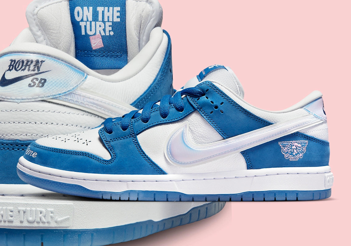 Blue and white hotsell nike sb dunks