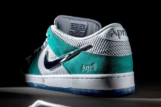 Veja imagens do Nike SB Dunk Low da April