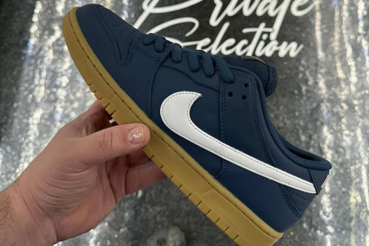 Nike sb dunk hot sale low navy blue