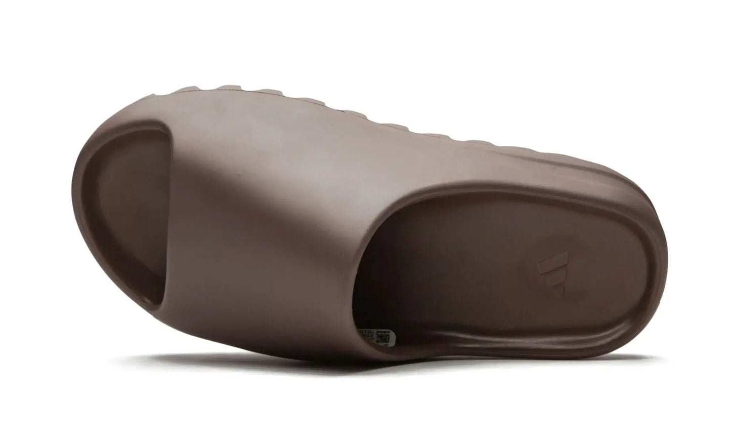 Adidas Yeezy Slide "Soot" Marrom