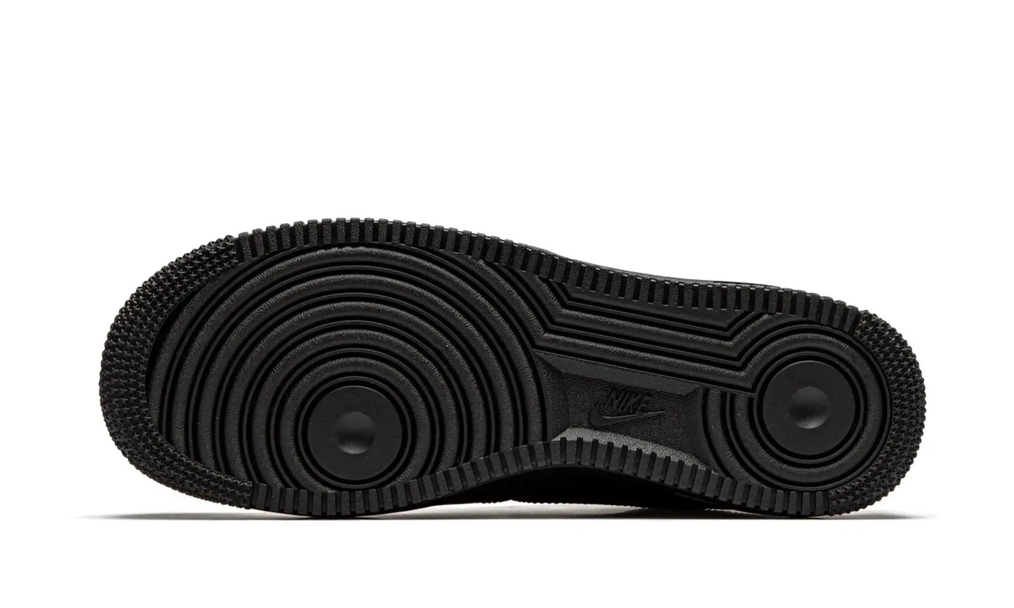 Tênis Air Force 1 x Supreme "Black" Preto
