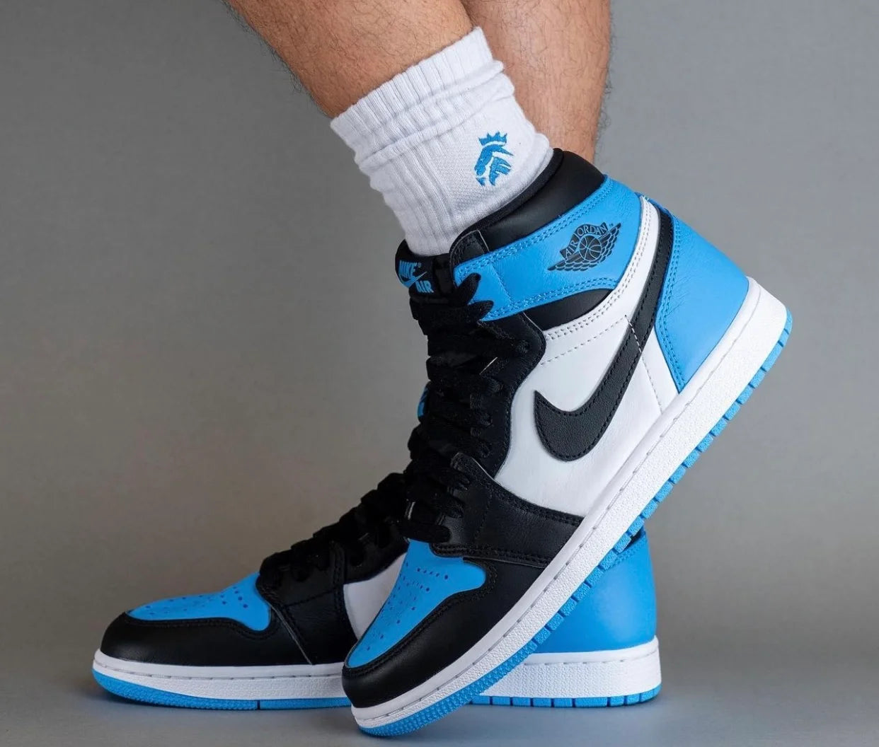 Tênis Air Jordan 1 High "UNC Toe" Azul