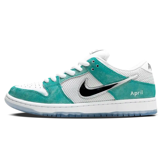 Tênis Nike Dunk Low SB x April Skateboards