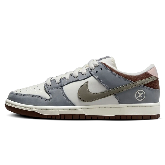 Tênis Nike Dunk Low SB x Yuto Horigome Cinza
