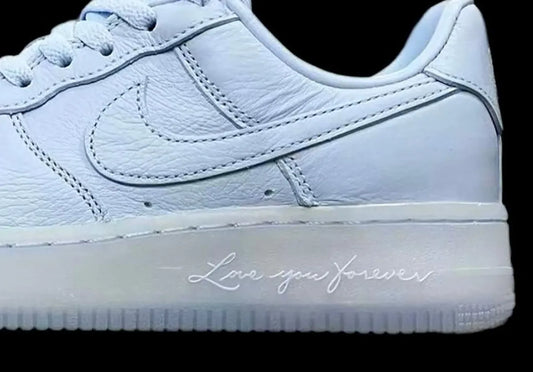 Nike Air Force 1 Low "Love You Forever" de Drake retorna com nova cor "Cobalt Tint"