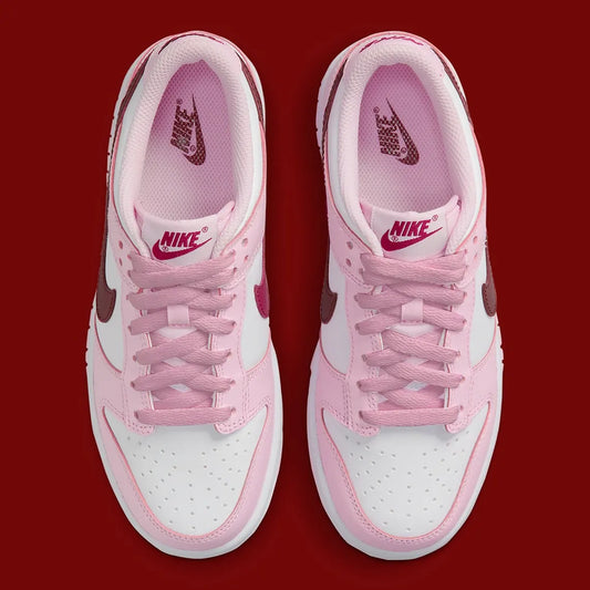 Celebre o dia dos namorados com o Nike Dunk Low Pink Red Foam White