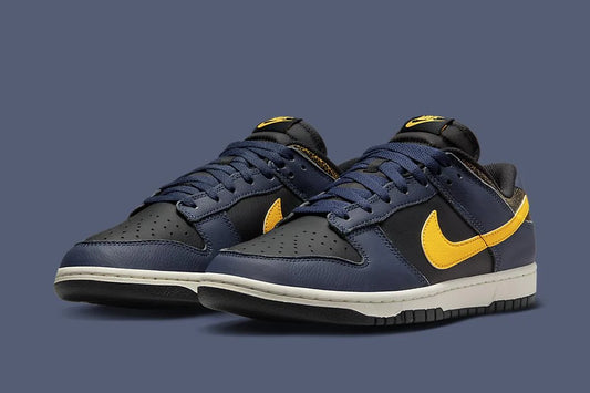 Uma versão vintage do Dunk Low "Michigan" chega em 2024