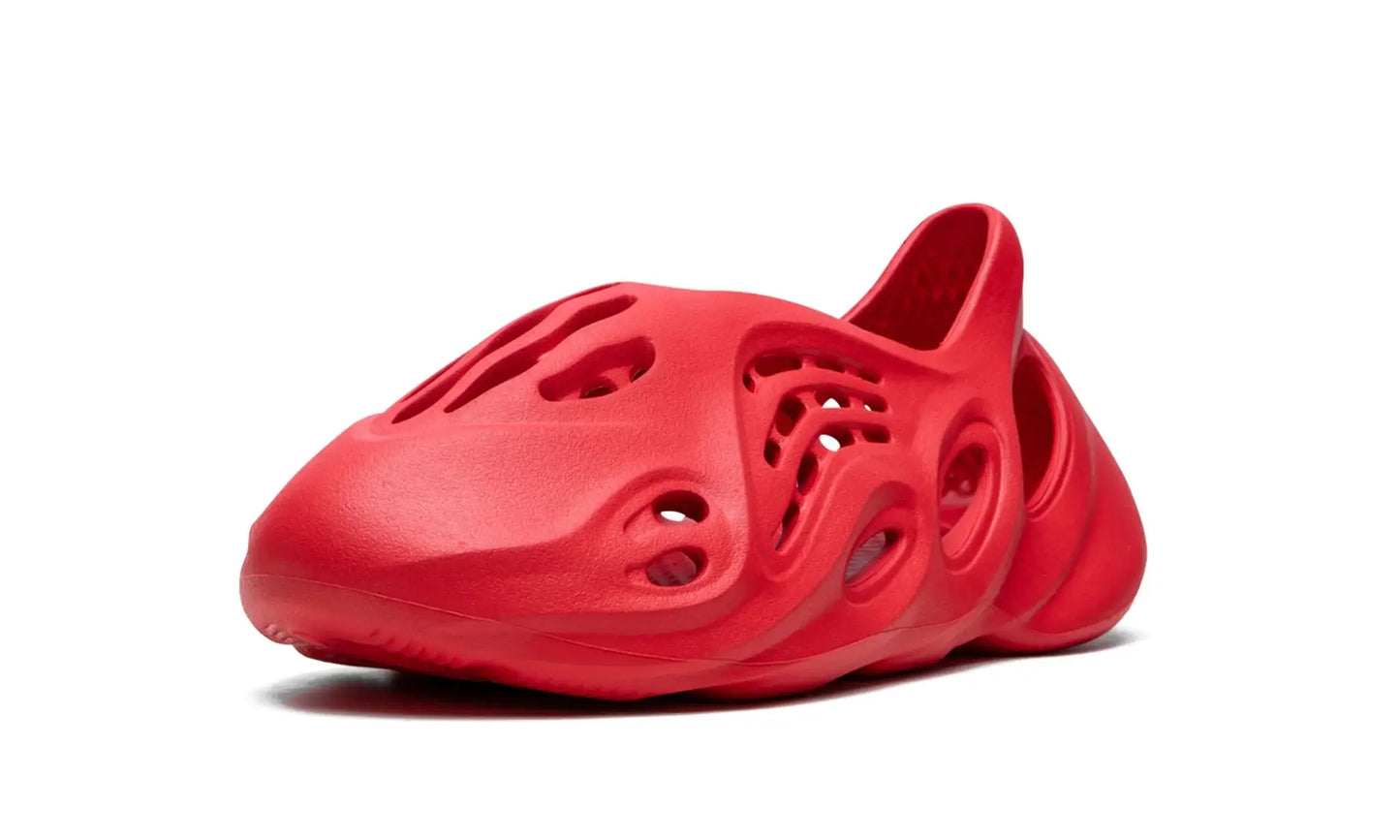 Tênis Adidas Yeezy Foam Runner "Vermillion"