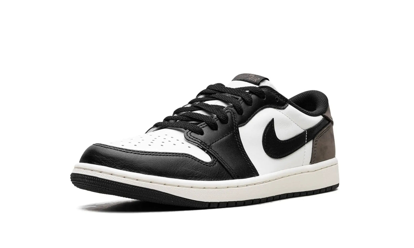 Tênis Air Jordan 1 Low "Mocha"  Marrom