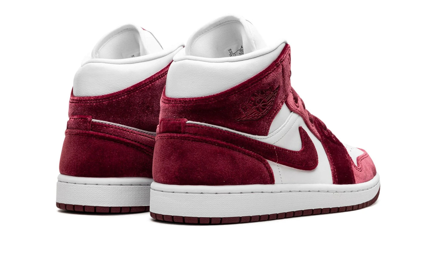 Tênis Air Jordan 1 Mid "Red Velvet"