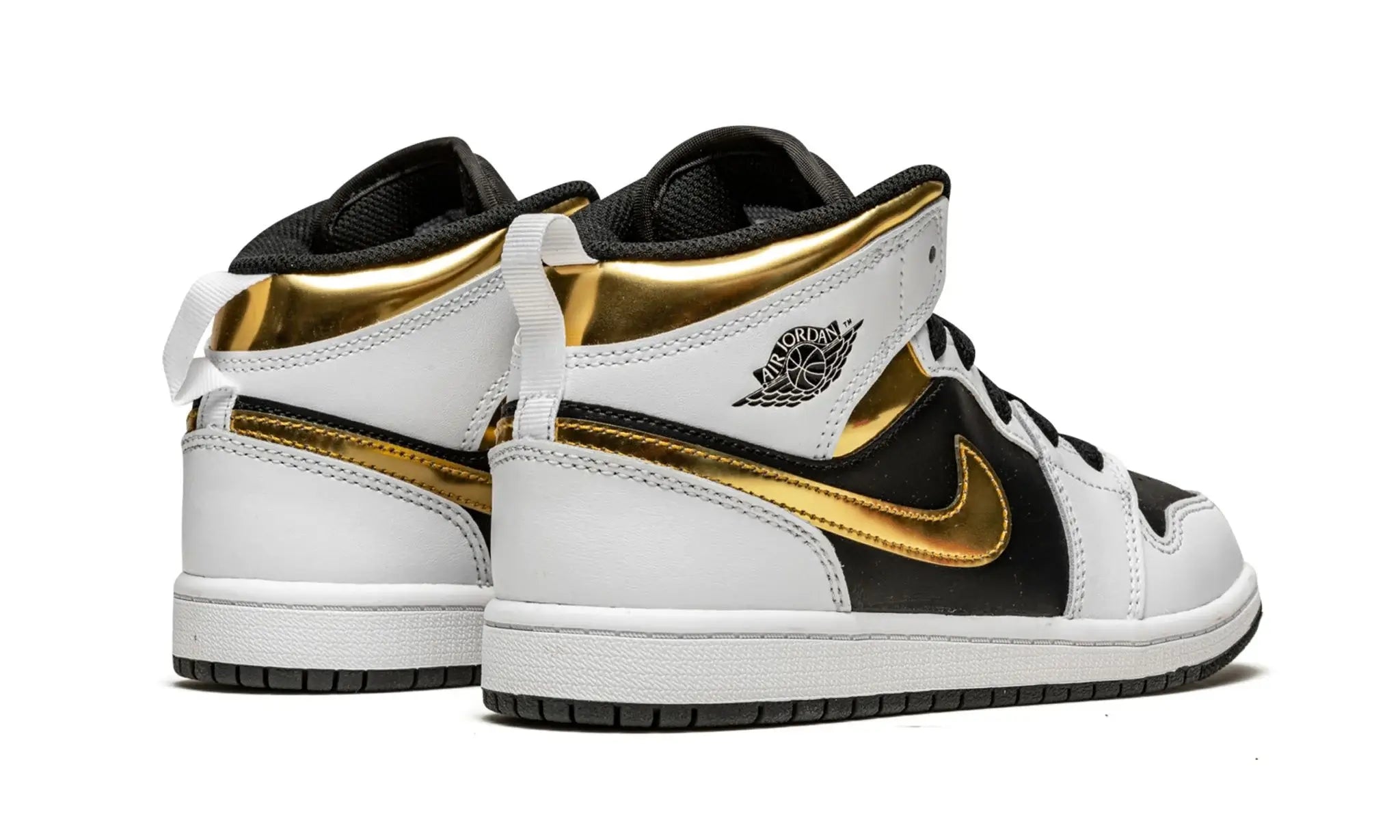 Nike jordan best sale dourado