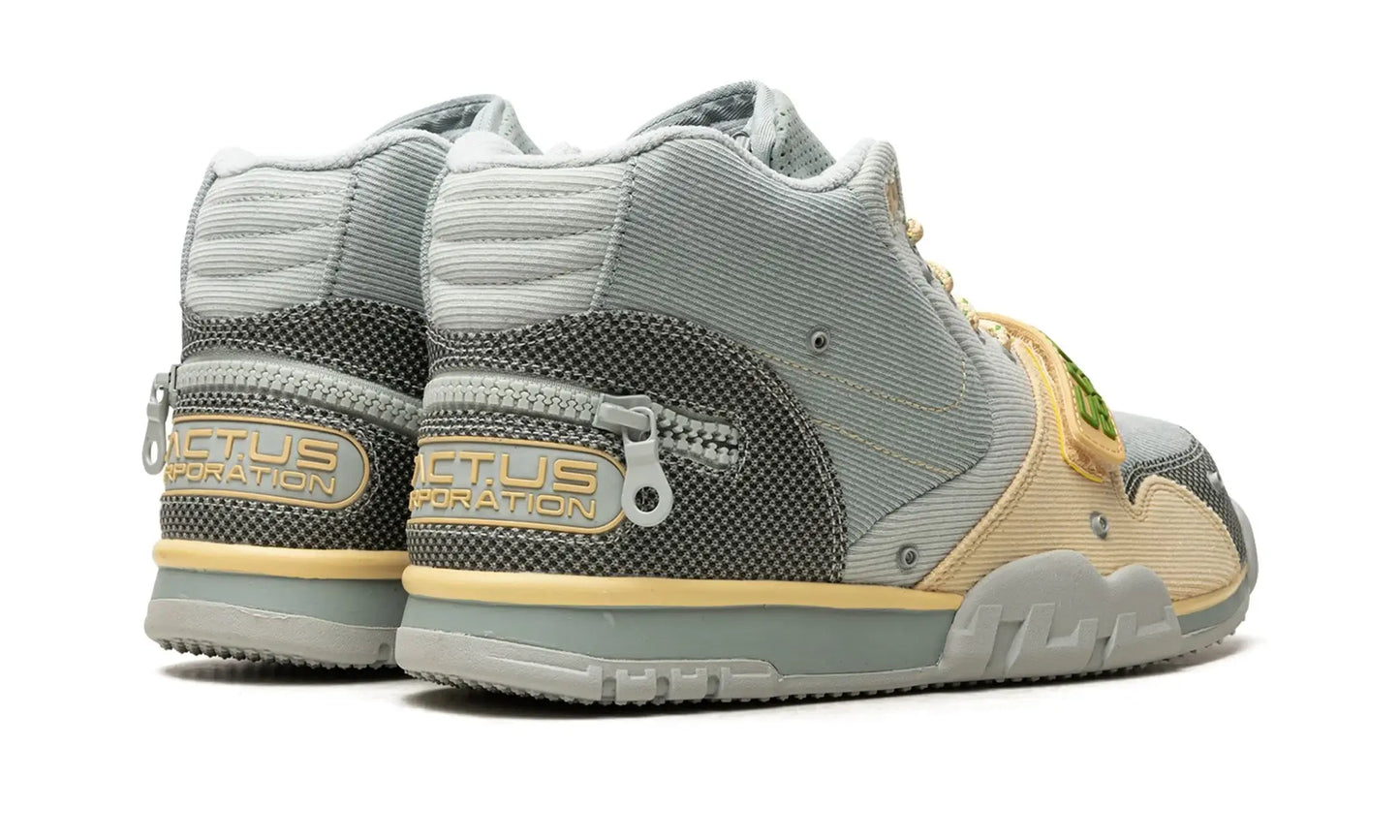 Tênis Nike Air Trainer x Travis Scott "Grey Haze" Cinza