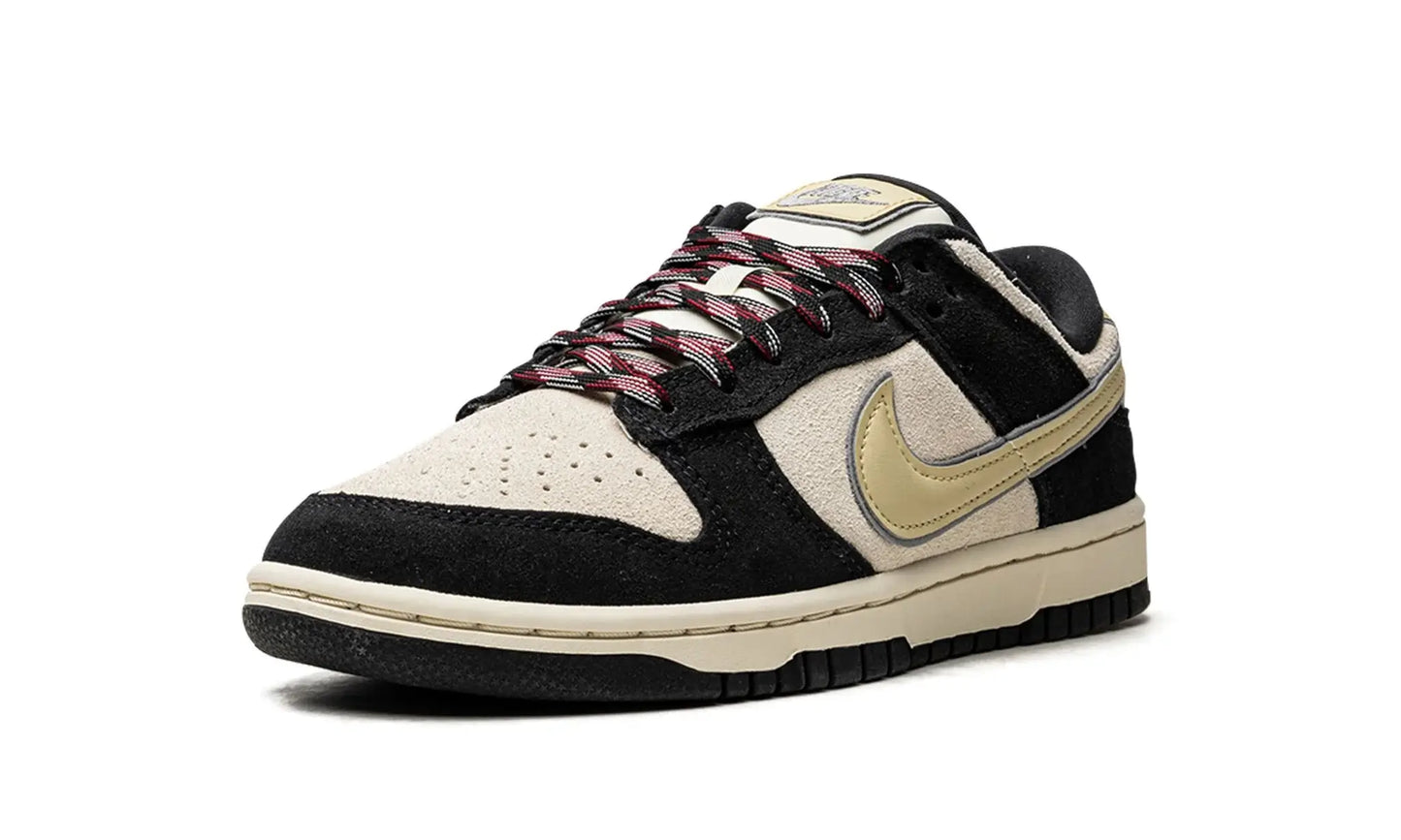 Tenis nike preto com dourado deals feminino