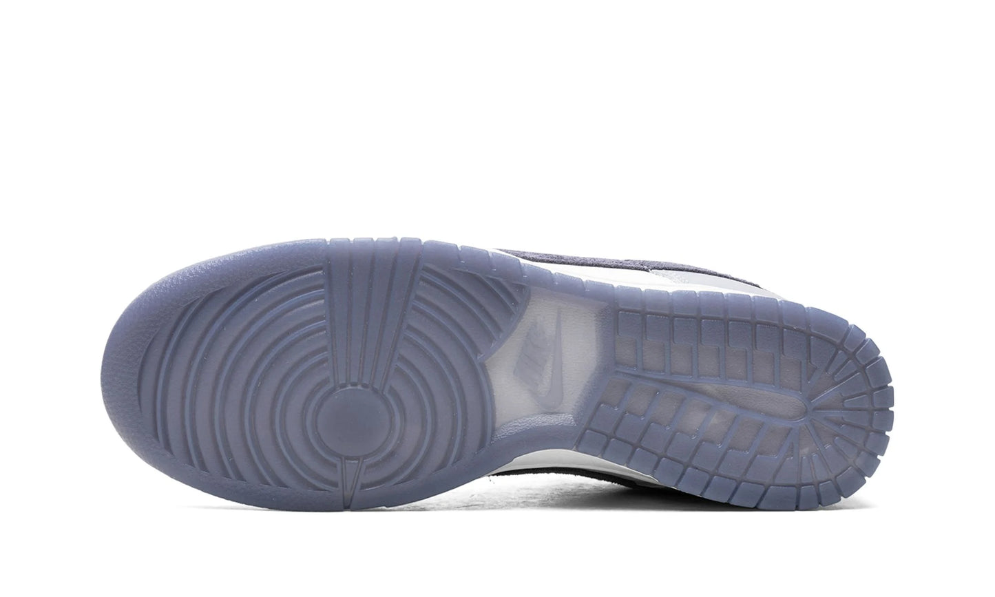Tênis Nike Dunk Low "Light Carbon" Azul