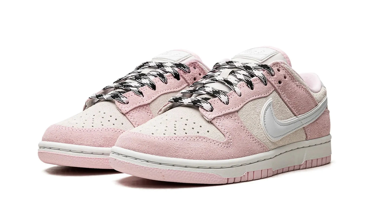 Tênis Nike Dunk Low Feminino "Pink Foam" Rosa