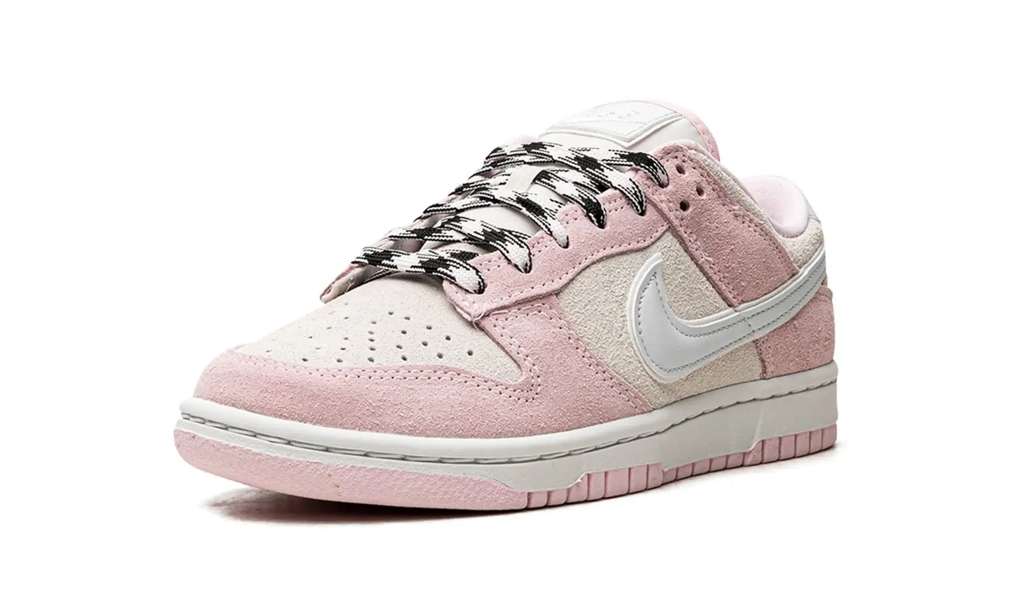 Tênis Nike Dunk Low Feminino "Pink Foam" Rosa