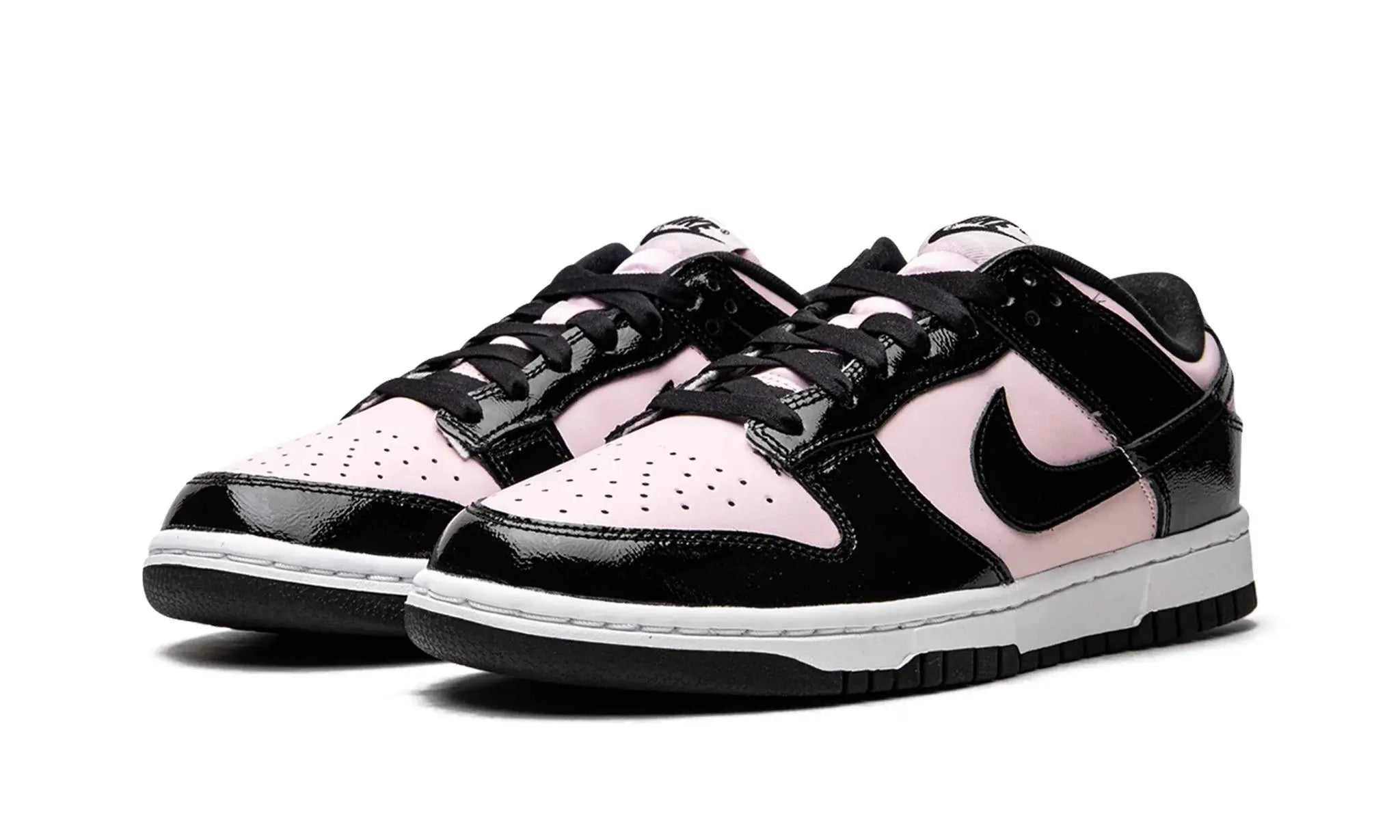 Nike pink white black hotsell