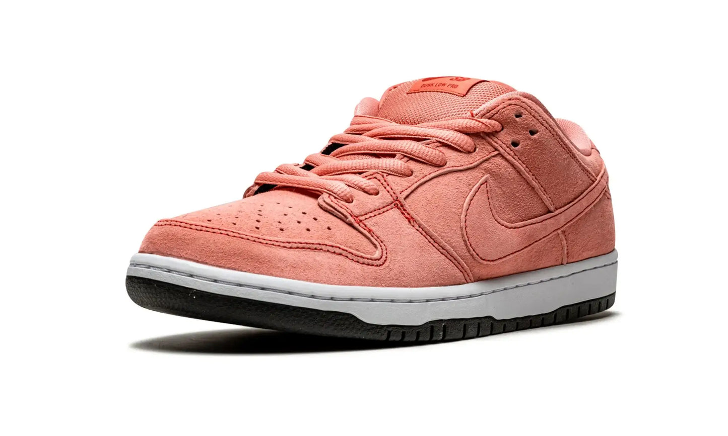 Tênis Nike Dunk Low SB "Pink Pig" Rosa