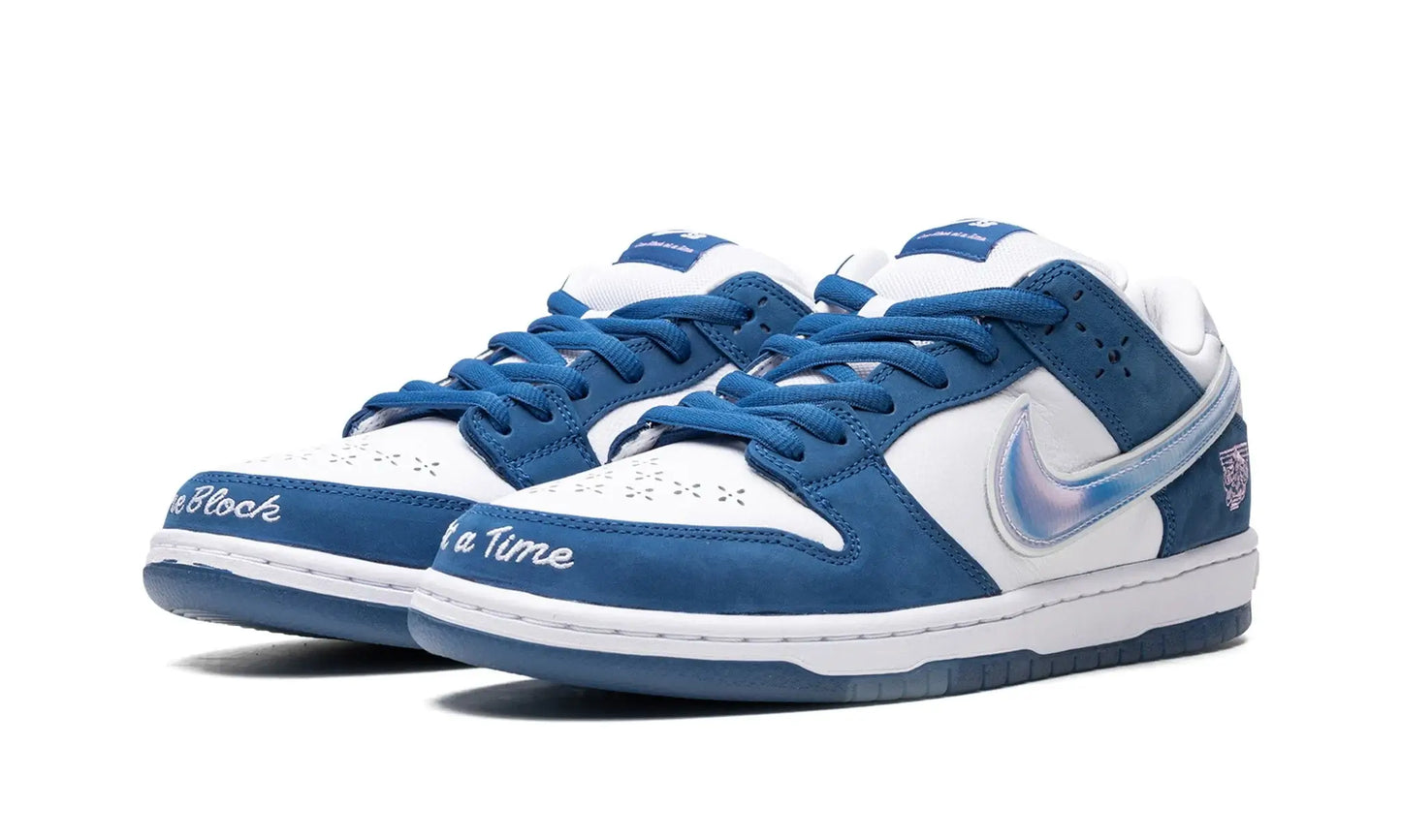 Tênis Nike Dunk Low SB x Born x Raised Azul