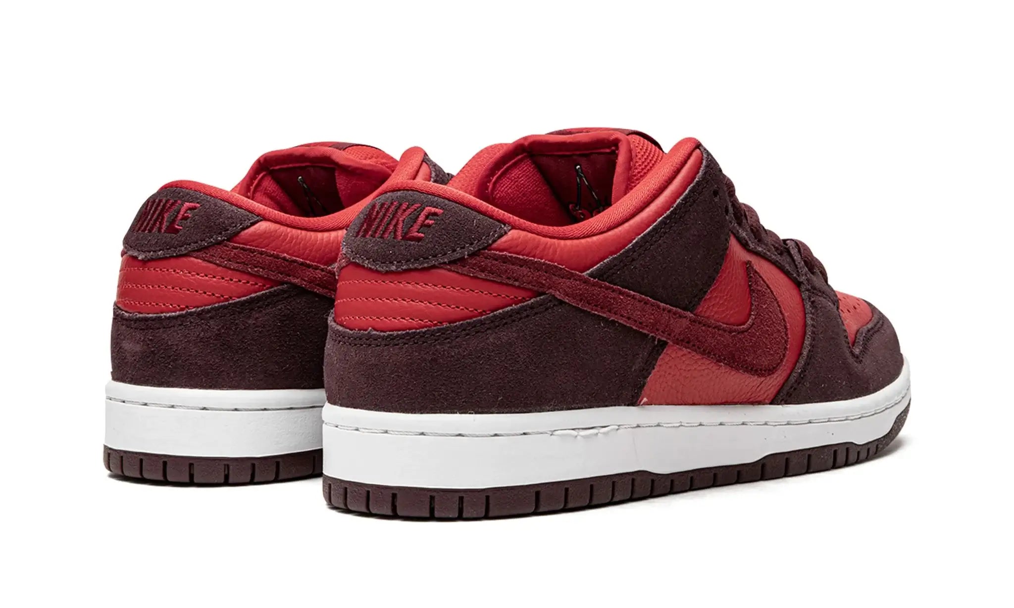 Nike sb dunk hot sale red
