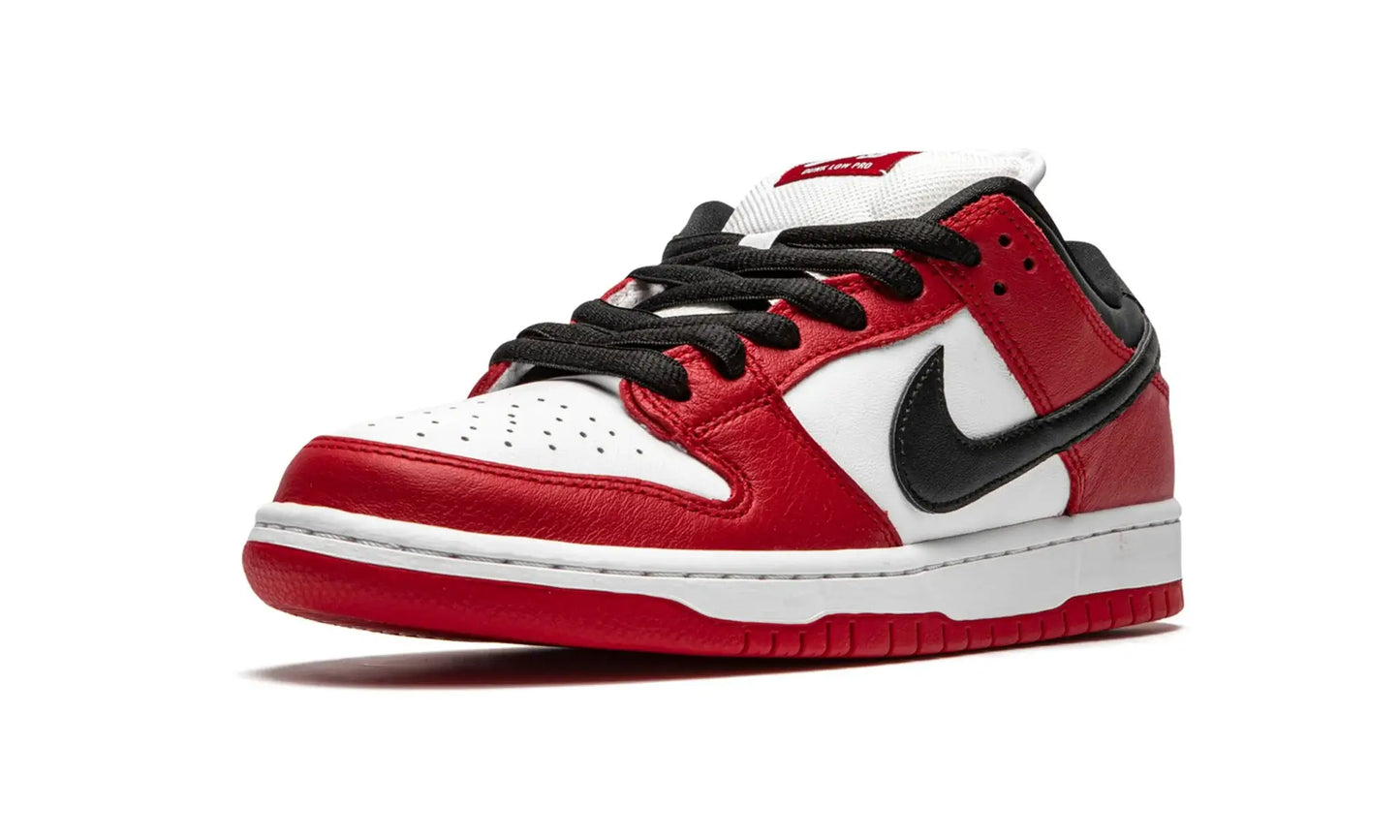 Tênis Nike Dunk Low SB "Chicago" Vermelho / Branco