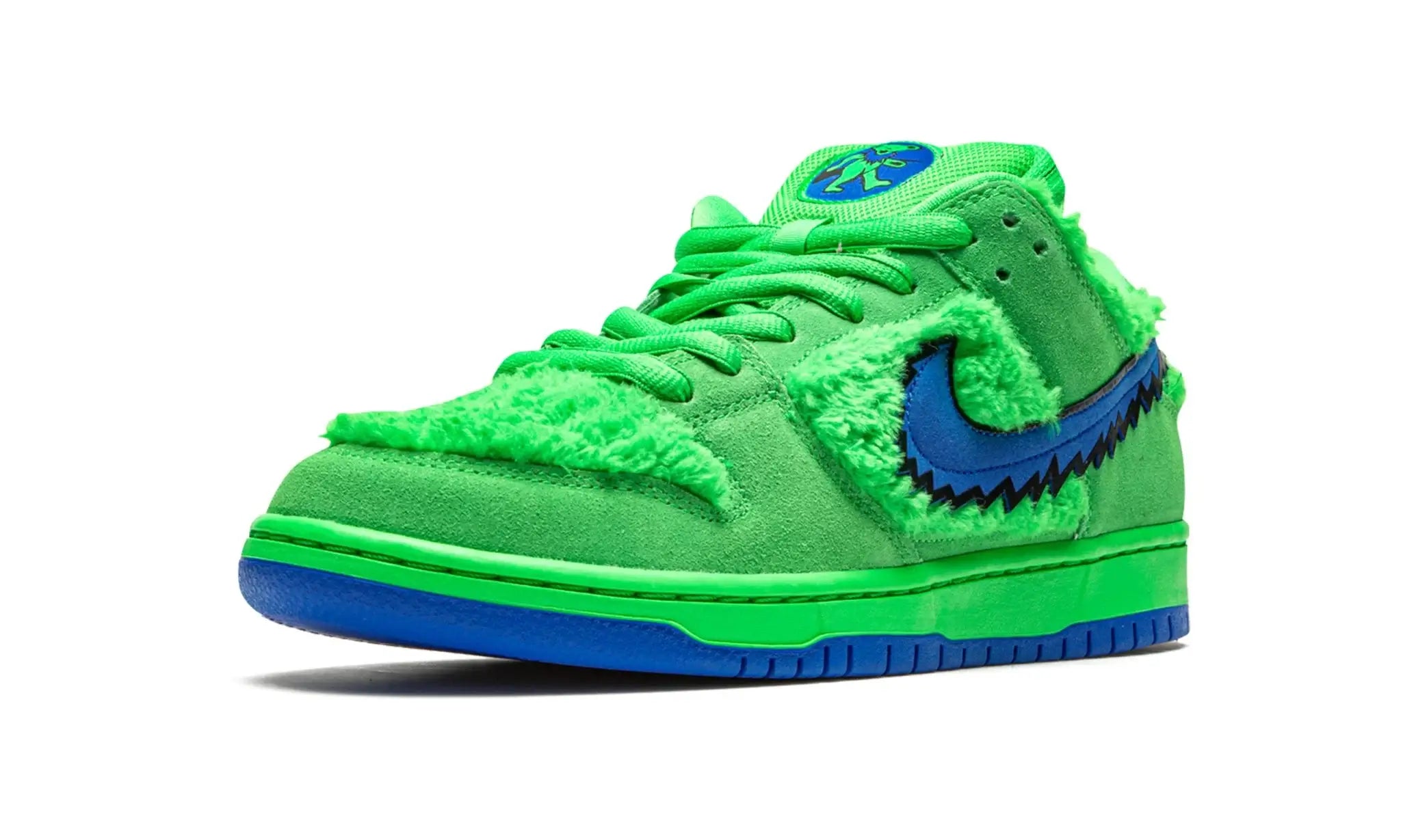 T nis Nike Dunk Low SB x Grateful Dead