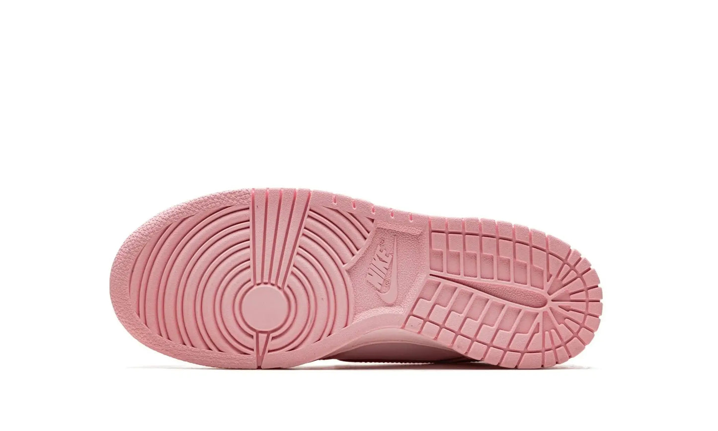 Tênis Nike Dunk Low Feminino "Triple Pink" Rosa