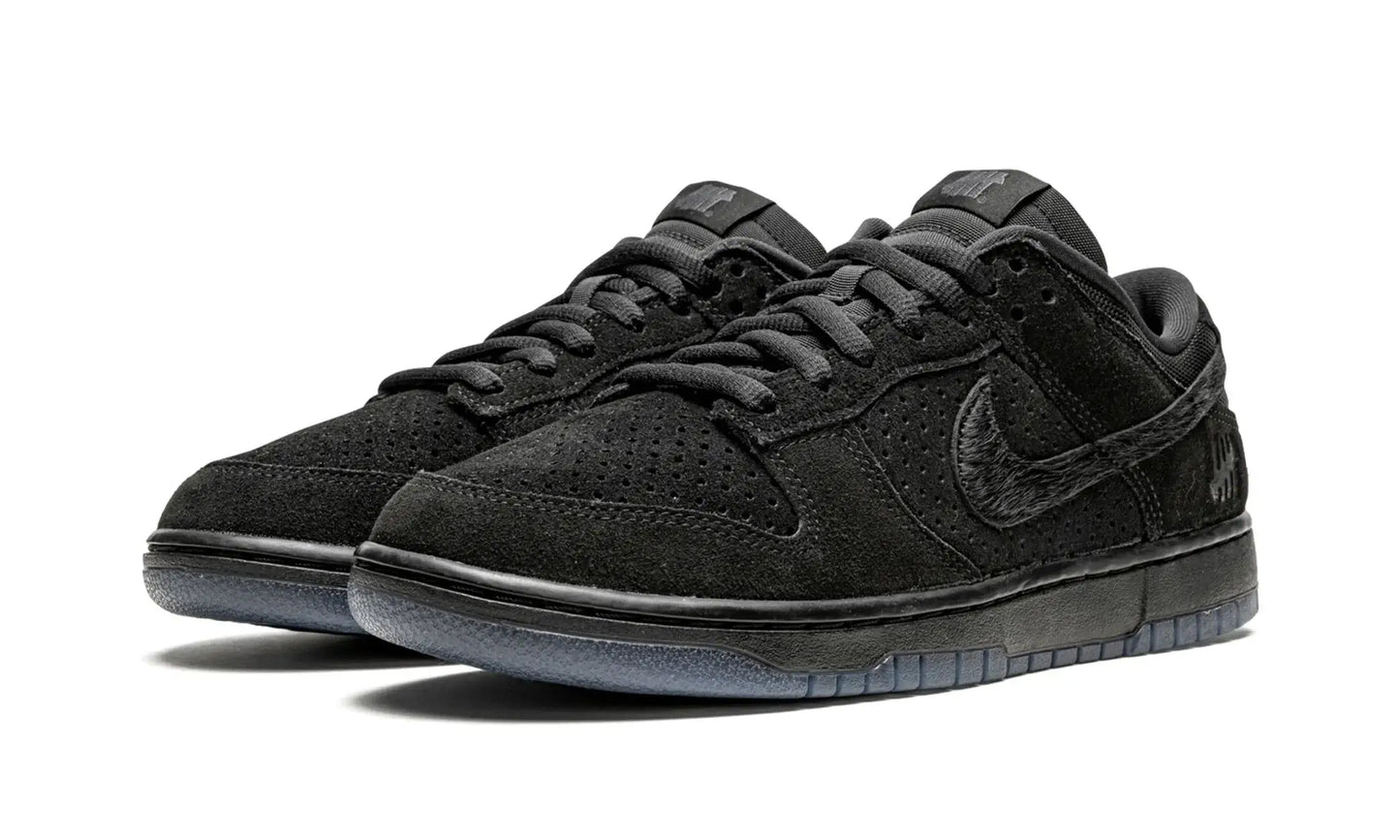 Tênis Nike Dunk Low x Undefeated "5 on it"
