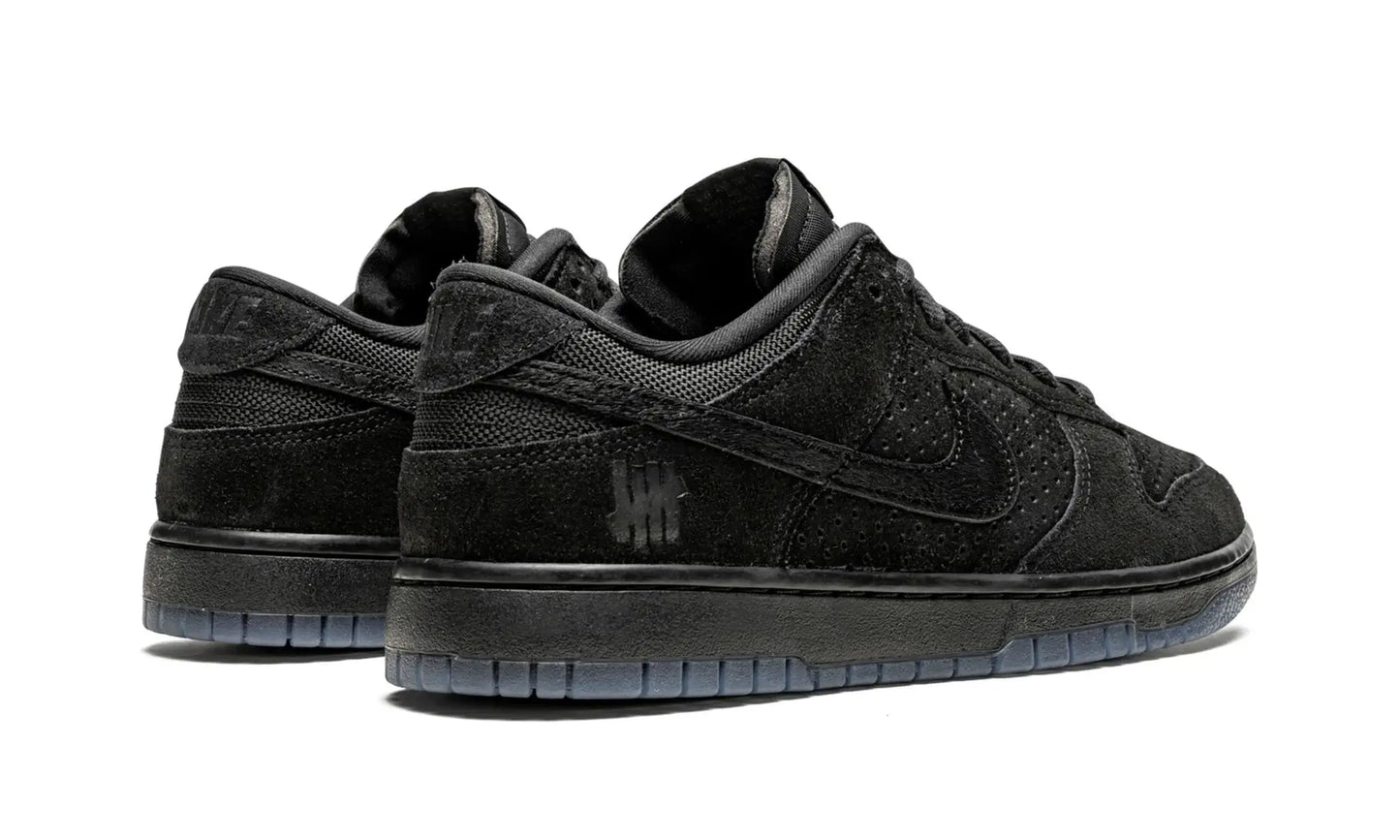 Tênis Nike Dunk Low x Undefeated "5 on it"