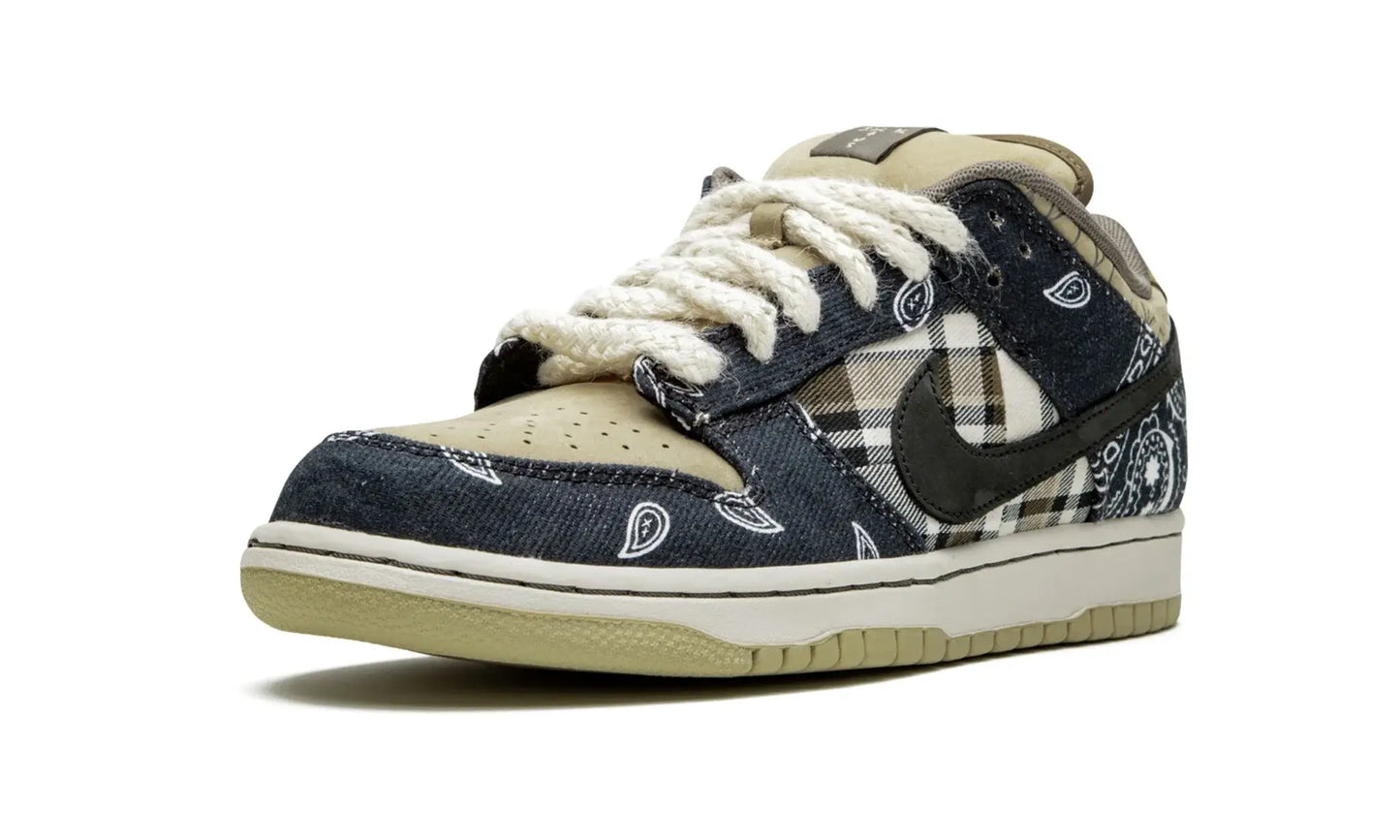 T nis Nike Dunk Low SB x Travis Scott