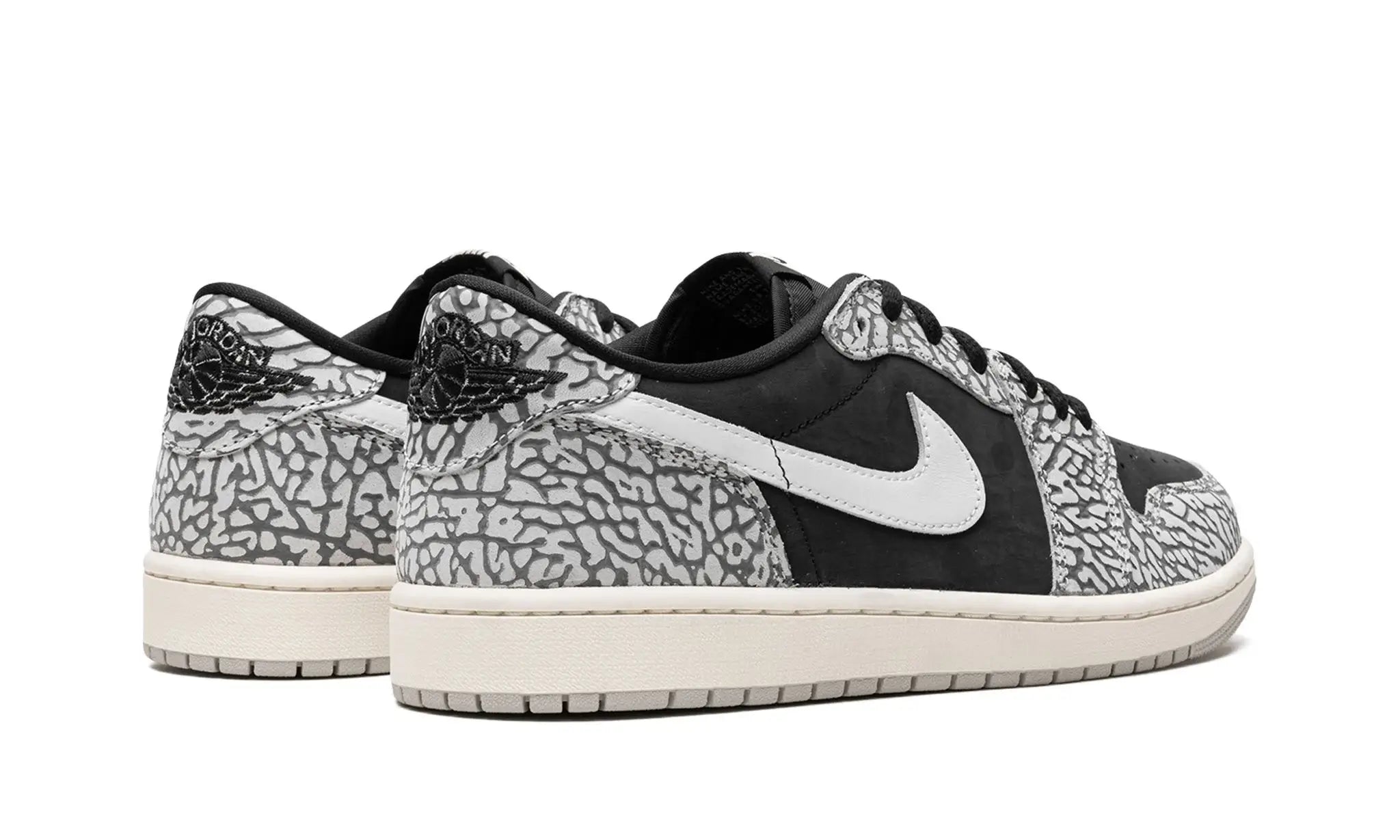 Nike sb dunk sales low black cement